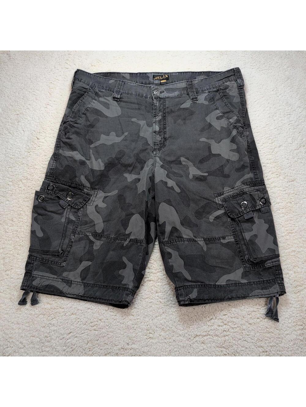 Y2K Helix Camo Cargo Shorts Men’s Size 40 Gray Black Streetwear Multi-Pocket